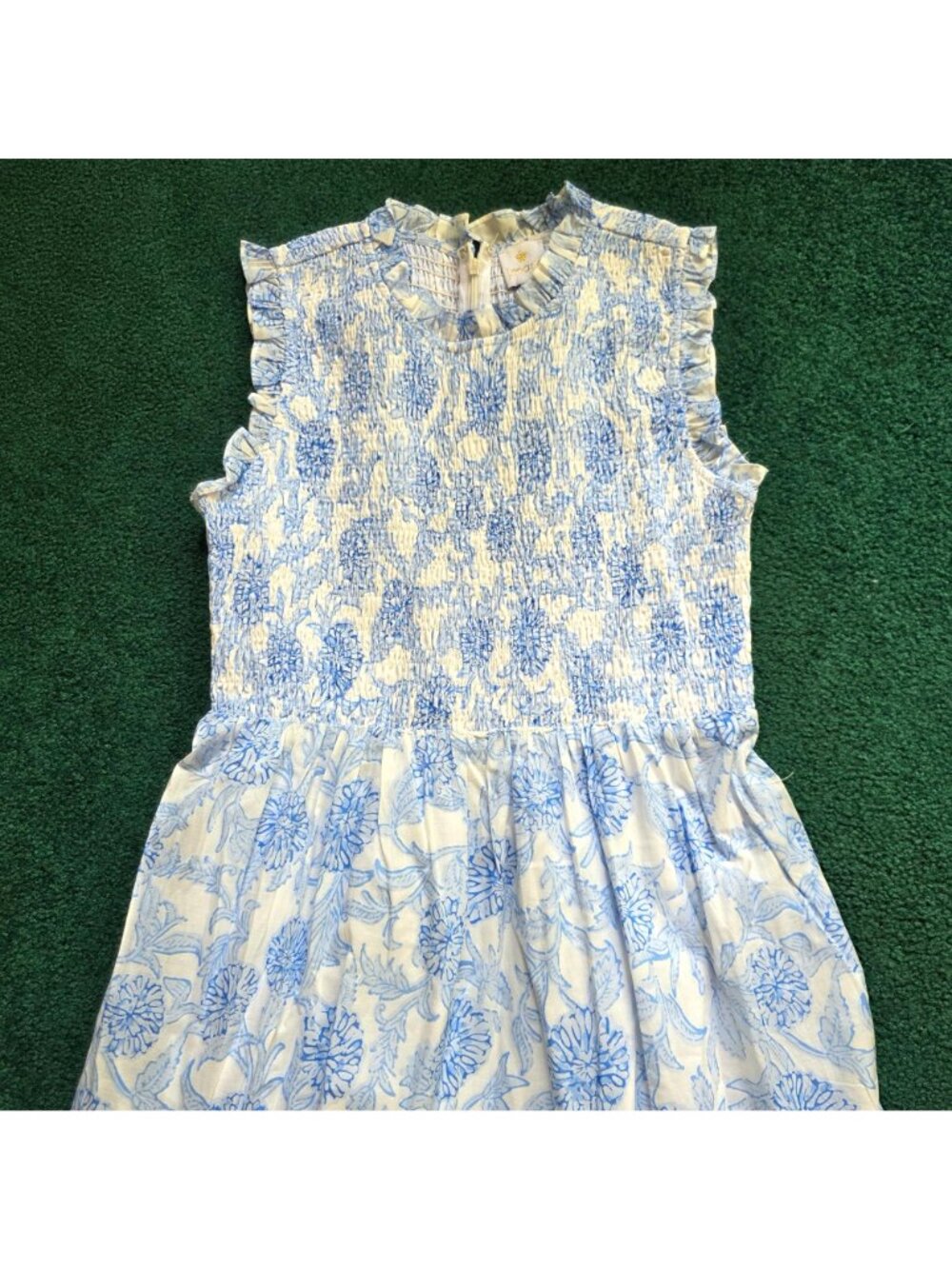J. Marie Womens Maxi Dress Sz M Blue & White Floral Smocked Maxi 100% Cotton EUC - Picture 2 of 10